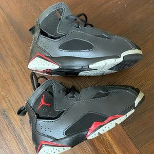 9c • Jordan’s • black/red